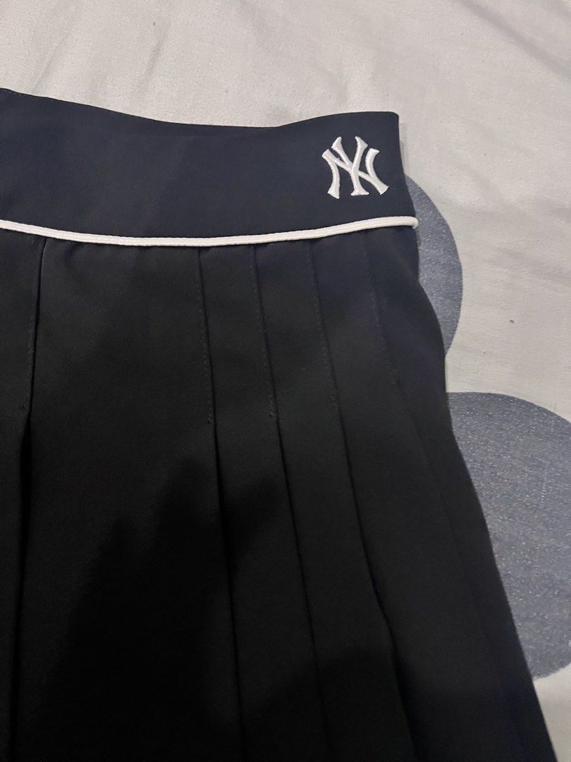 MLB BRAND NEW SKORT (Category: Skirts) located in Taytay. Submitted by storedbys (Listing ID 1445454287, Image 2). Description: Brand new Bought from Bench Sale 6,800 + original price XS on tag.