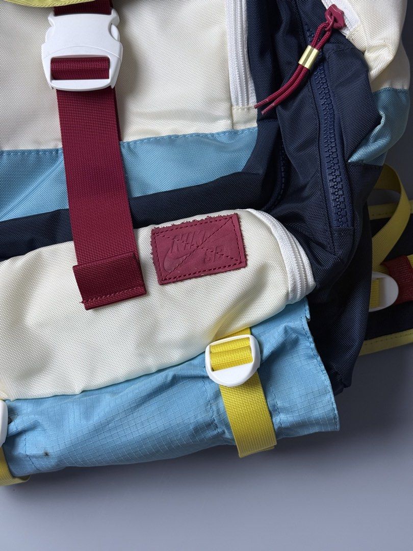 Nike SB 2009 Ms. Pac Man Eugene Backpack (Category: Backpacks) located in San Pablo. Submitted by zzz.archvs (Listing ID 1445559484, Image 3). Description: Brand New Honest flaw are just minimal dirt. Multiple compartments Ykk zippers .