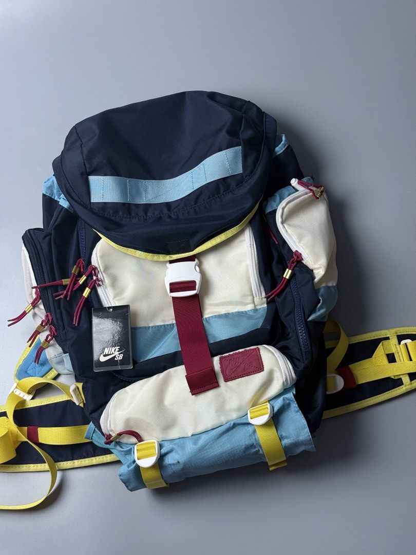 Nike SB 2009 Ms. Pac Man Eugene Backpack (Category: Backpacks) located in San Pablo. Submitted by zzz.archvs (Listing ID 1445559484, Image 2). Description: Brand New Honest flaw are just minimal dirt. Multiple compartments Ykk zippers .