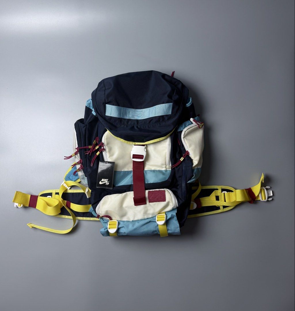 Nike SB 2009 Ms. Pac Man Eugene Backpack (Category: Backpacks) located in San Pablo. Submitted by zzz.archvs (Listing ID 1445559484, Image 1). Description: Brand New Honest flaw are just minimal dirt. Multiple compartments Ykk zippers .