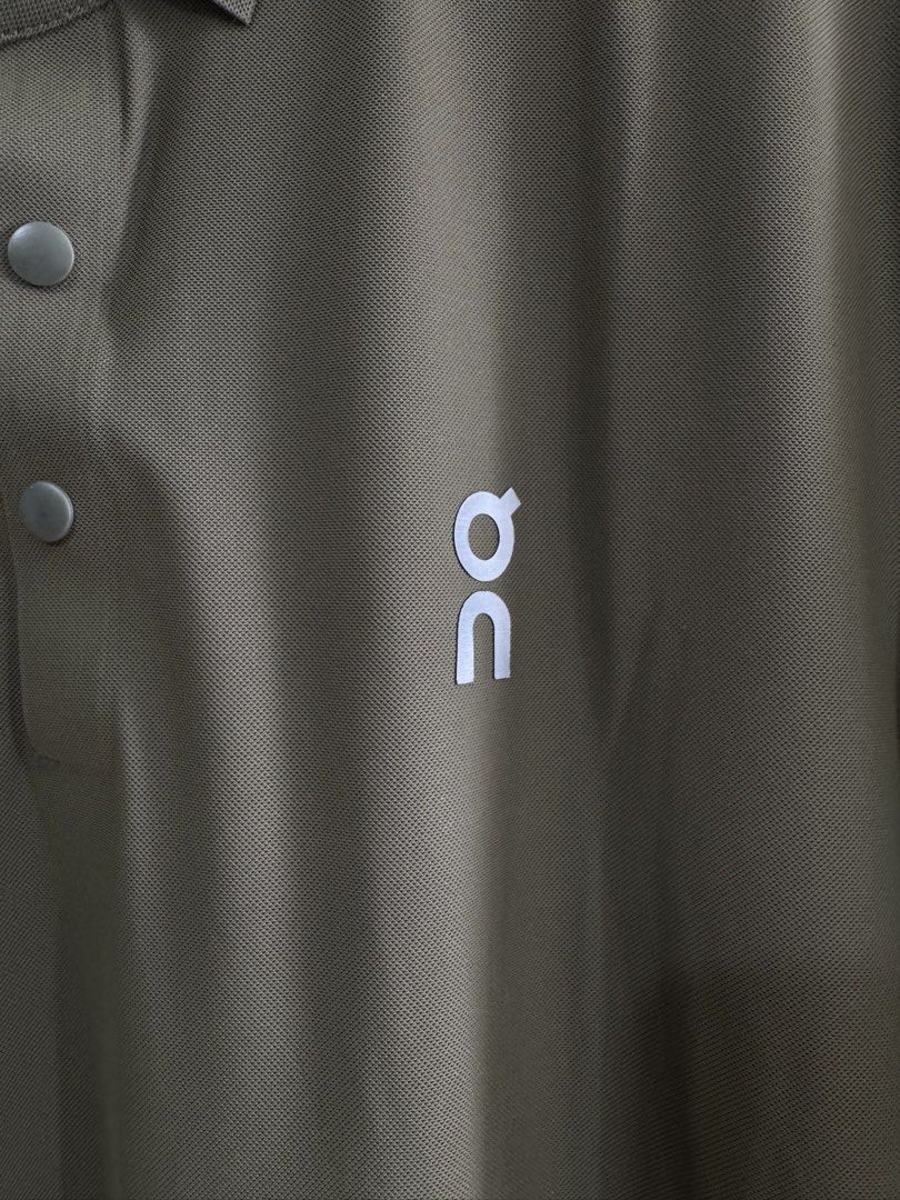 ON CLOUD DRI FIT POLOSHIRT ARMY GREEN (Category: Activewear) located in Pasig City. Submitted by _king.declutter (Listing ID 1445577817, Image 2). Description: ON CLOUD DRI FIT ARMY GREEN FIT TO LARGE SIZE 499 ONLY BRAND NEW GIFT ONLY NOT SURE IF AUTHENTIC OR COPY.