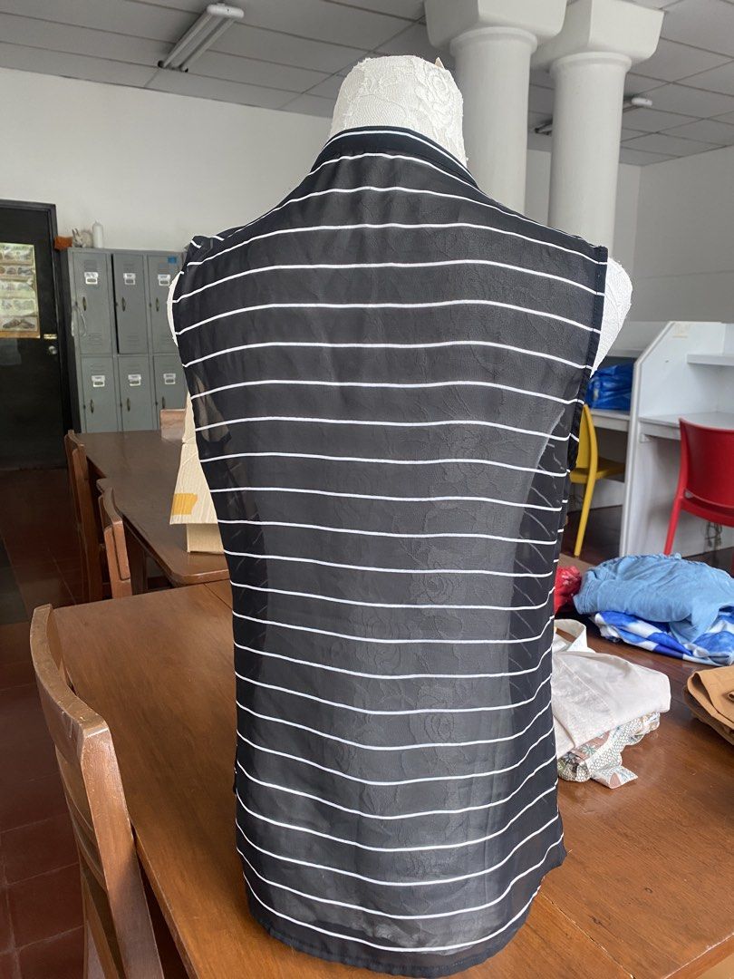 Original ESPADA Black White Striped Sleeveless Top Size M (Category: Sleeveless) located in Pasig City. Submitted by solelychic (Listing ID 1445484807, Image 2). Description: Original ESPADA Chic black sleeveless top with white stripes. Features: high neckline, back button closure, and front pleats. Lightweight and perfect for sunny days! S-M 📍Cainta .