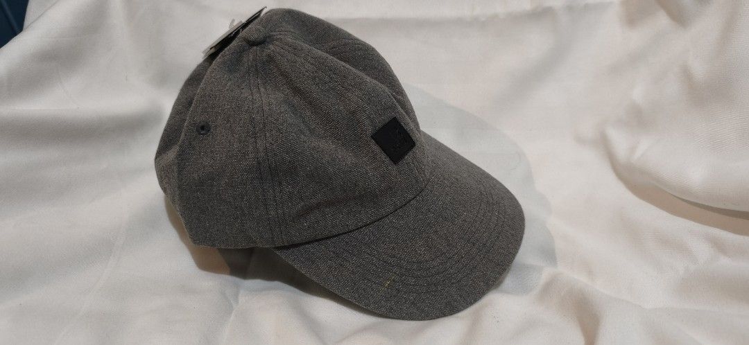 Oxgn Caps - Maroon, Olive, Grey Unisex (Category: Caps & Hats) located in Malabon City. Submitted by ph_ohkaye (Listing ID 1445543516, Image 3). Description: - Maroon cap with white embroidery depth 18 cm - Plain olive green cap depth 16.5cm - Plain grey cap 16.5 cm - Ideal for everyday wear or sports activities -130 pesos each.
