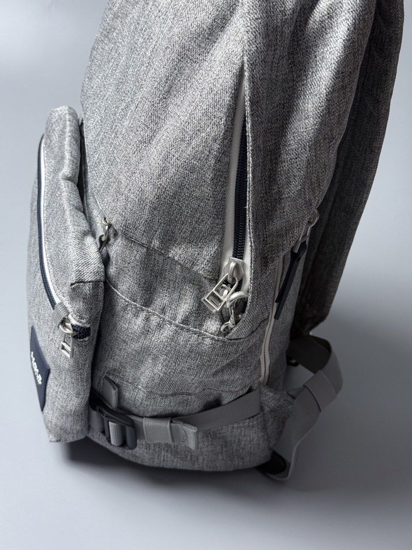 Pacsafe X Aigle Backpack (Category: Backpacks) located in San Pablo. Submitted by zzz.archvs (Listing ID 1445539918, Image 3). Description: Still in great condition No flaws Zipper closure Lockable zipper on main compartment Adjustable straps .