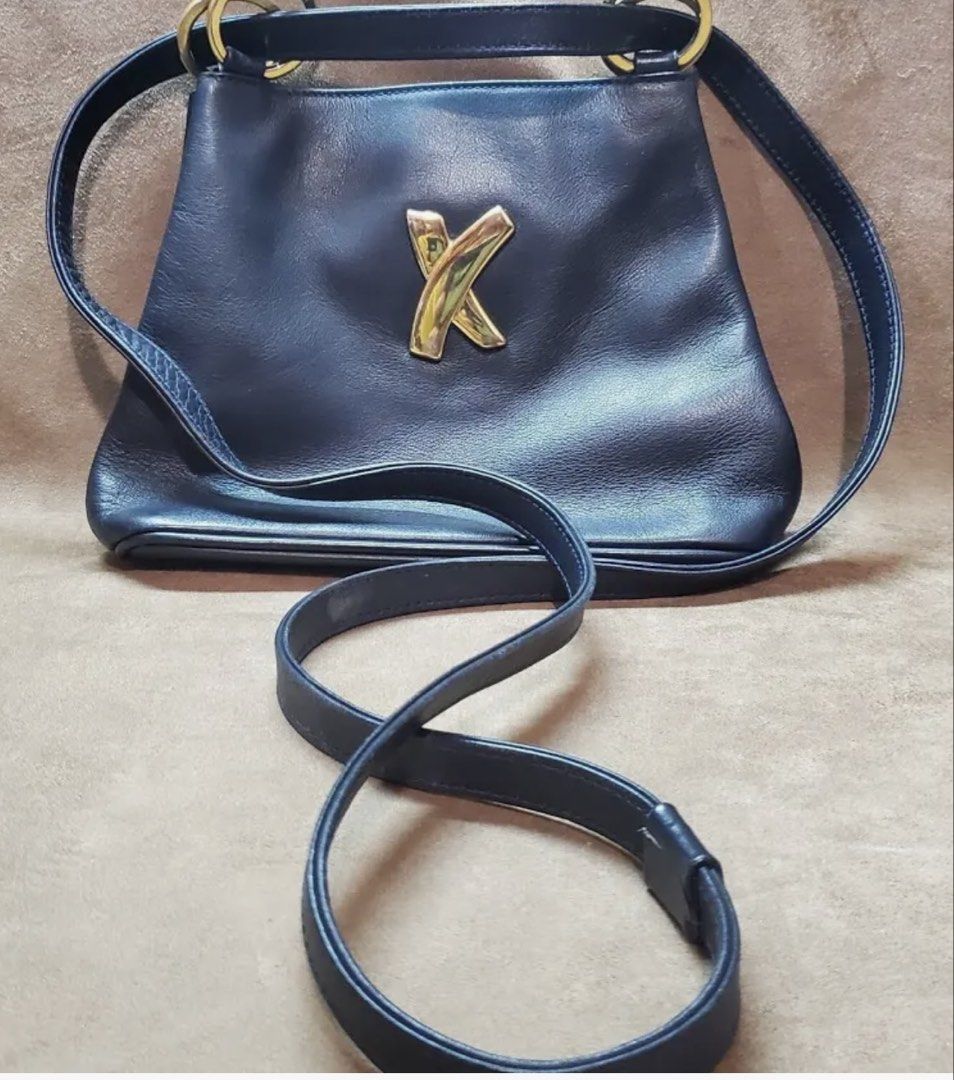 Paloma Picazzo Black Soft Leather Shoulder Bag (Category: Shoulder Bags) located in Paranaque City. Submitted by lcristobal (Listing ID 1445483685, Image 3). Description: preowned vintage .