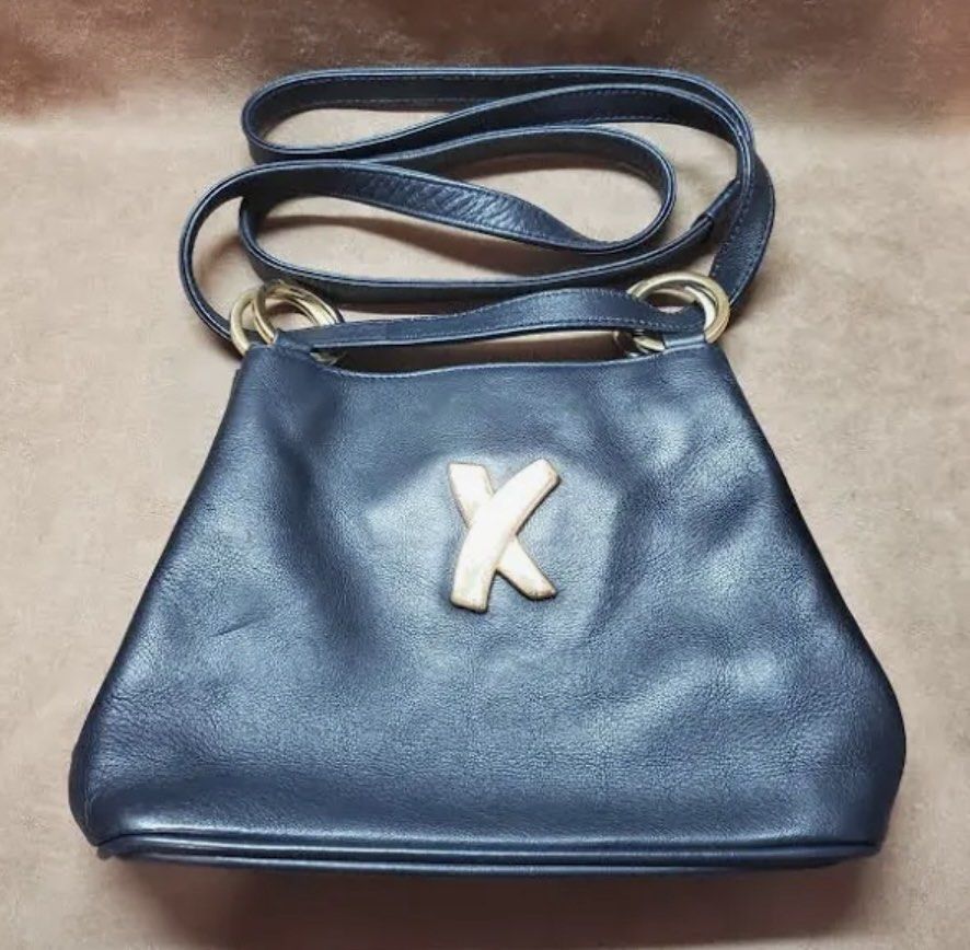 Paloma Picazzo Black Soft Leather Shoulder Bag (Category: Shoulder Bags) located in Paranaque City. Submitted by lcristobal (Listing ID 1445483685, Image 2). Description: preowned vintage .