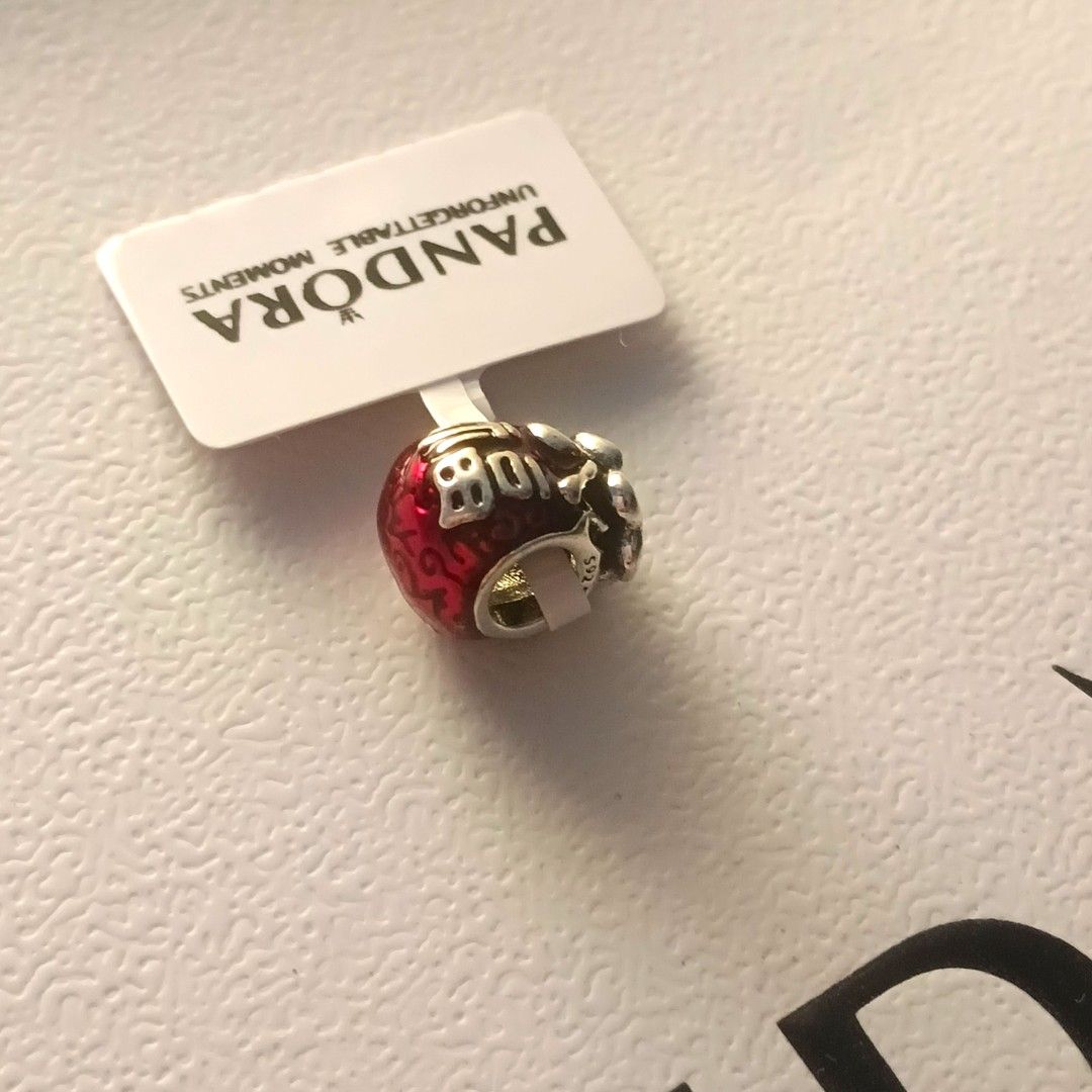 Pandora lucky pocket charm in silver (Category: Charms) located in Santa Rosa. Submitted by love.jewels (Listing ID 1445574985, Image 2). Description: ALL ITEMS ARE NEGOTIABLE, YOU ARE FREE TO MAKE AN OFFER, I. WILL GIVE YOU THE BEST PRICE 😍 ALL BRANDNEW NOT PRELOVED NOT SECOND-HAND FROM FACTORY FOR BRACELET 16-21 CM AVAILABLE SIZES FOR RING 5-10 AVAILABLE SIZE.