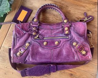 (Category: ) located in . Submitted by moiobsession (Listing ID 1445534355, Image 1). Description: .