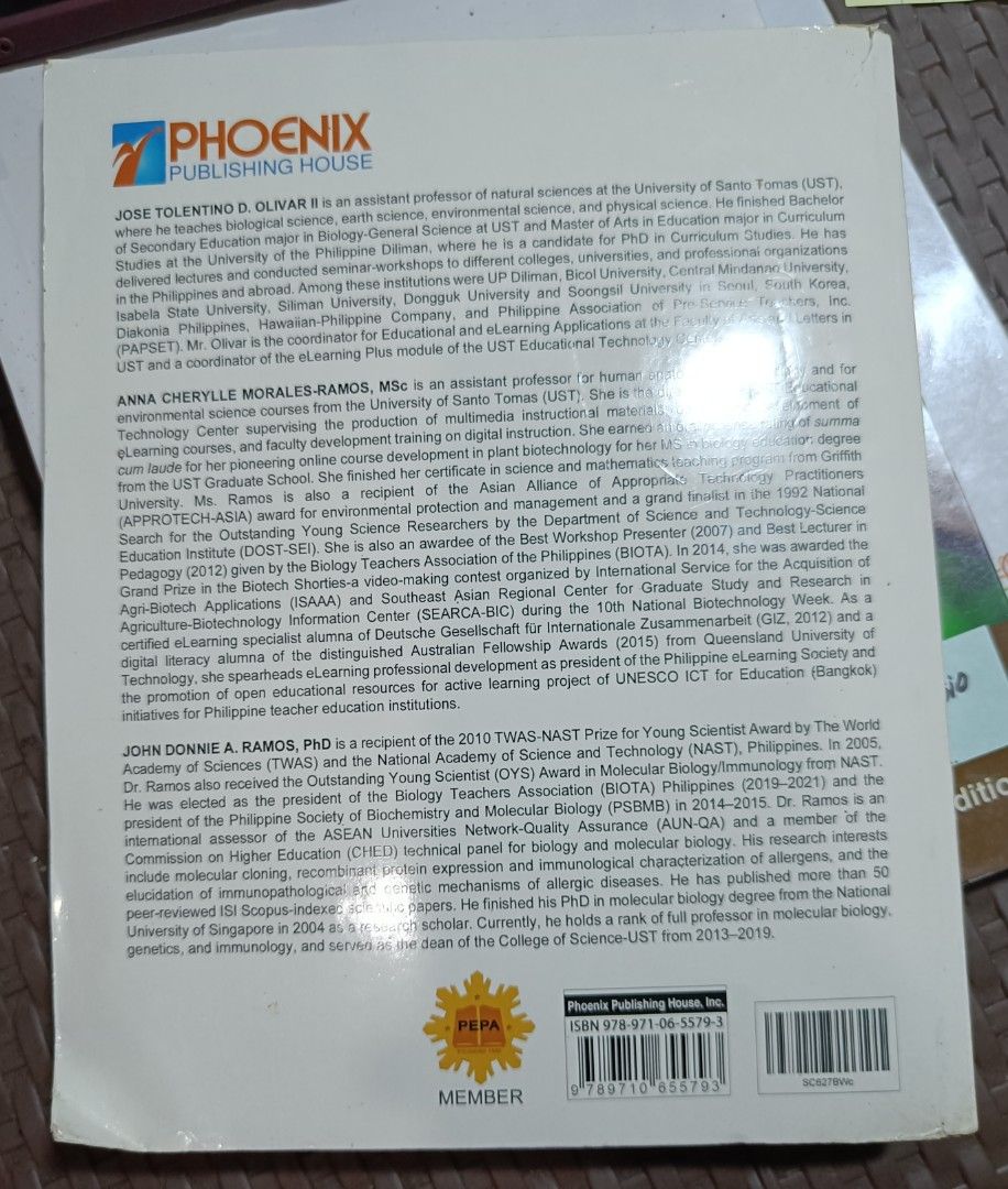 Phoenix Exploring Life Through Science Series: Earth and Life Science (Category: Textbooks) located in Antipolo. Submitted by taroh (Listing ID 1445575743, Image 2). Description: - Phoenix Publishing House Textbook - Senior High School: Earth and Life Science - Second Edition - Part of the Exploring Life Through Science Series - Authors: Jose Tolentino D. Olivar II, Anna Cherylle Morales-Ramos, John Donnie A. Ramos - Excellent resource for studen