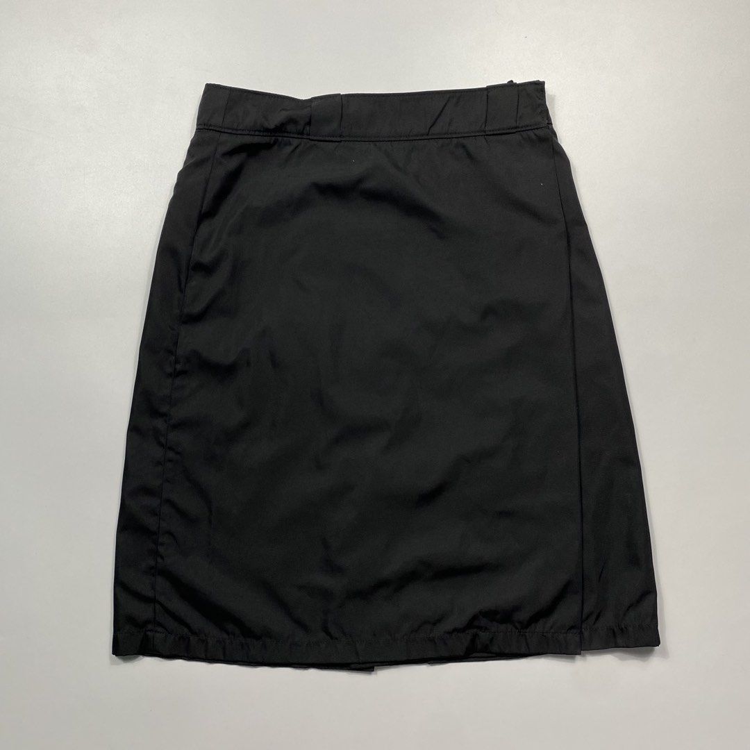 Prada S/S 2019 Nylon Skirt (Category: Skirts) located in Cebu City. Submitted by nots0japan (Listing ID 1445603198, Image 2). Description: Well used Usage Size tagged - 36 Waist - 26 to 27 Length - 22.5 .
