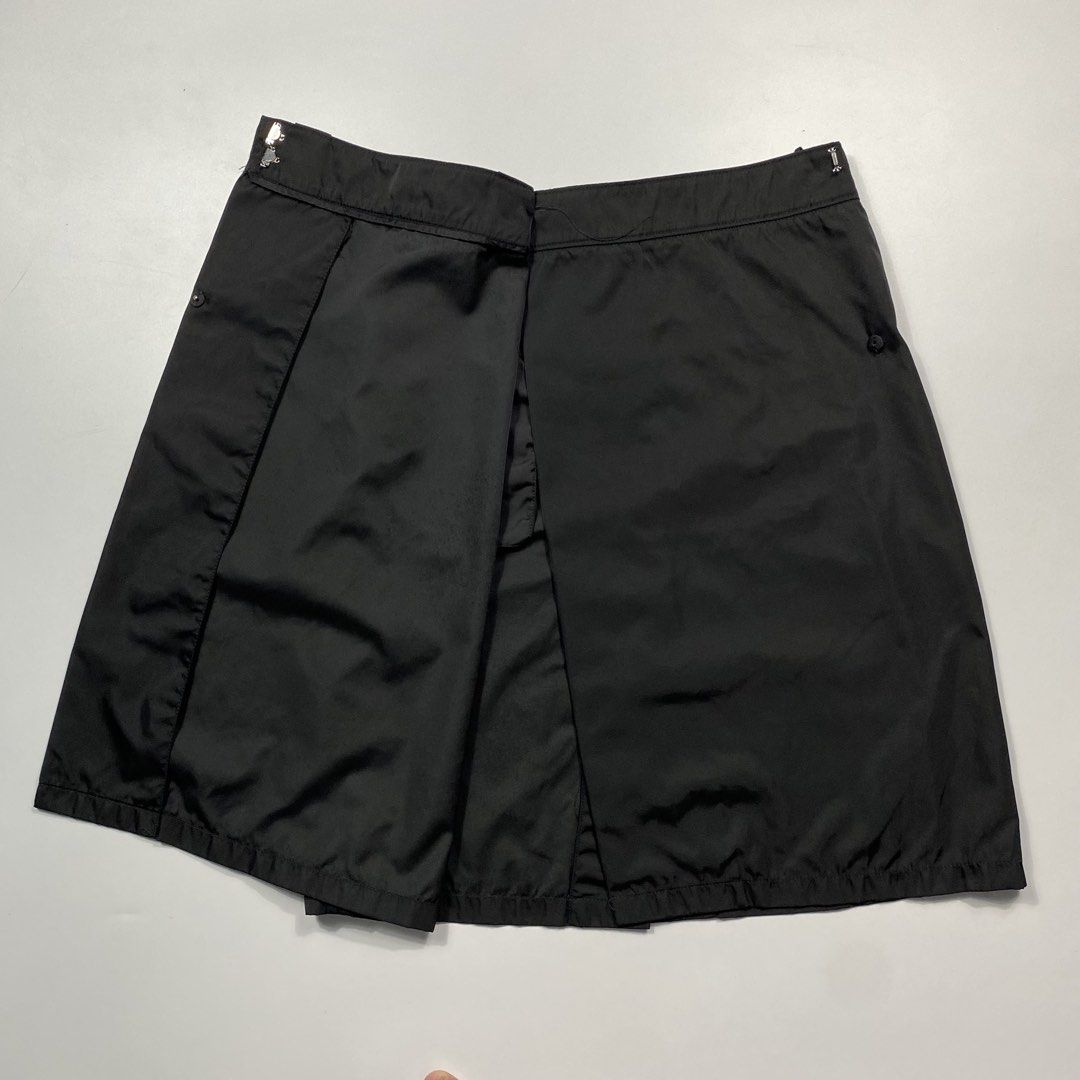 Prada S/S 2019 Nylon Skirt (Category: Skirts) located in Cebu City. Submitted by nots0japan (Listing ID 1445603198, Image 3). Description: Well used Usage Size tagged - 36 Waist - 26 to 27 Length - 22.5 .