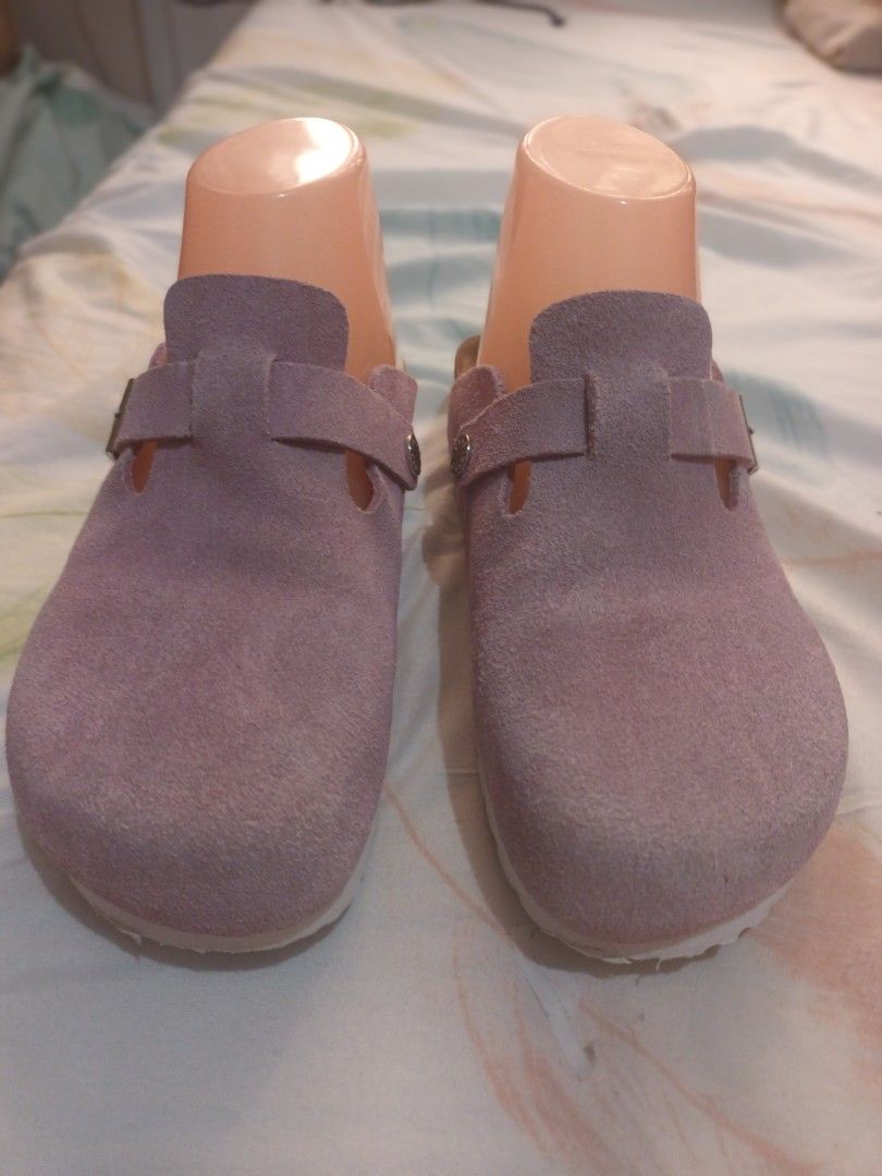 Preloved Birkenstock Boston Clogs (Category: Flats & Sandals) located in Labo. Submitted by uzzing_14 (Listing ID 1445465884, Image 1). Description: Personal Preloved Birkenstock Boston Suede Leather Pink Size 38 Narrow Fit (best fit for size 37).
