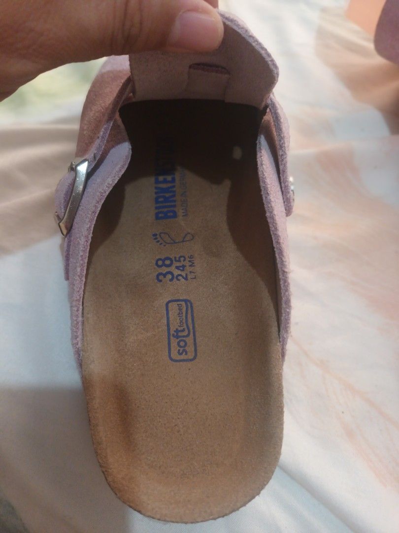 Preloved Birkenstock Boston Clogs (Category: Flats & Sandals) located in Labo. Submitted by uzzing_14 (Listing ID 1445465884, Image 2). Description: Personal Preloved Birkenstock Boston Suede Leather Pink Size 38 Narrow Fit (best fit for size 37).