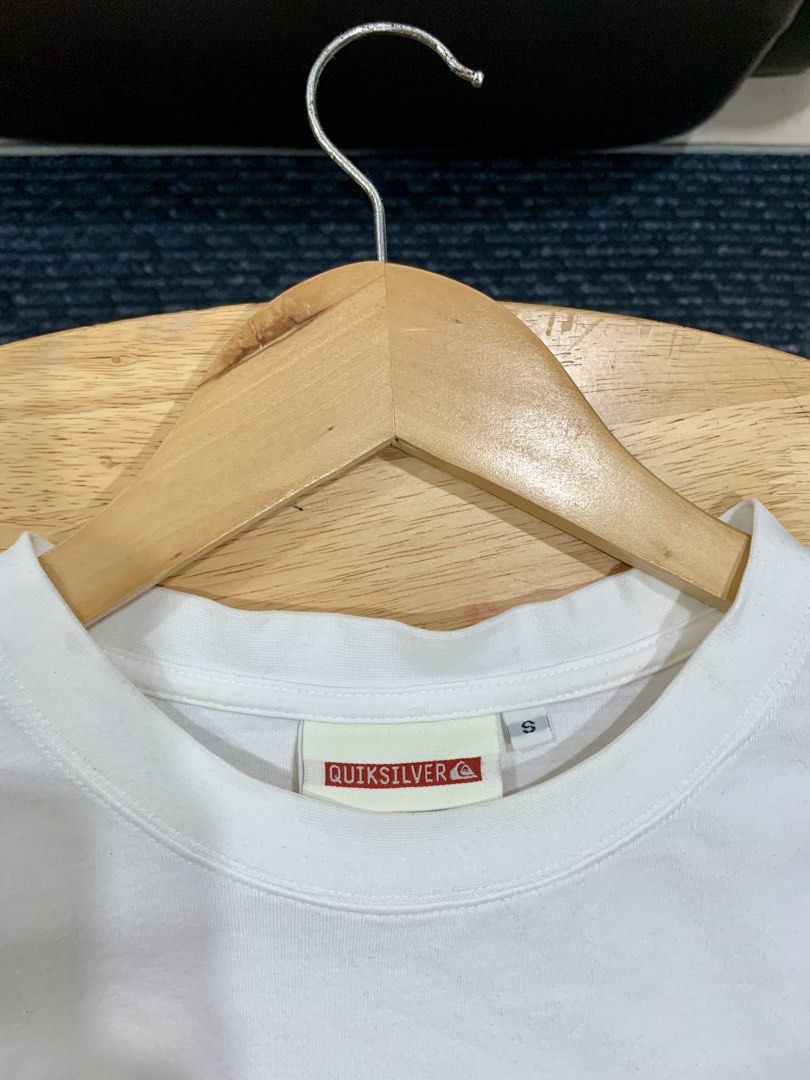 Quicksilver (Category: Tshirts & Polo Shirts) located in Kuala Muda. Submitted by ozielip.thrift (Listing ID 1445590839, Image 3). Description: Quicksilver ☠️ Pit 20 Labuh 26 Condition lawaa 9/10 🔥 Lock Rm45 🔐 Berminat Pm 📲.