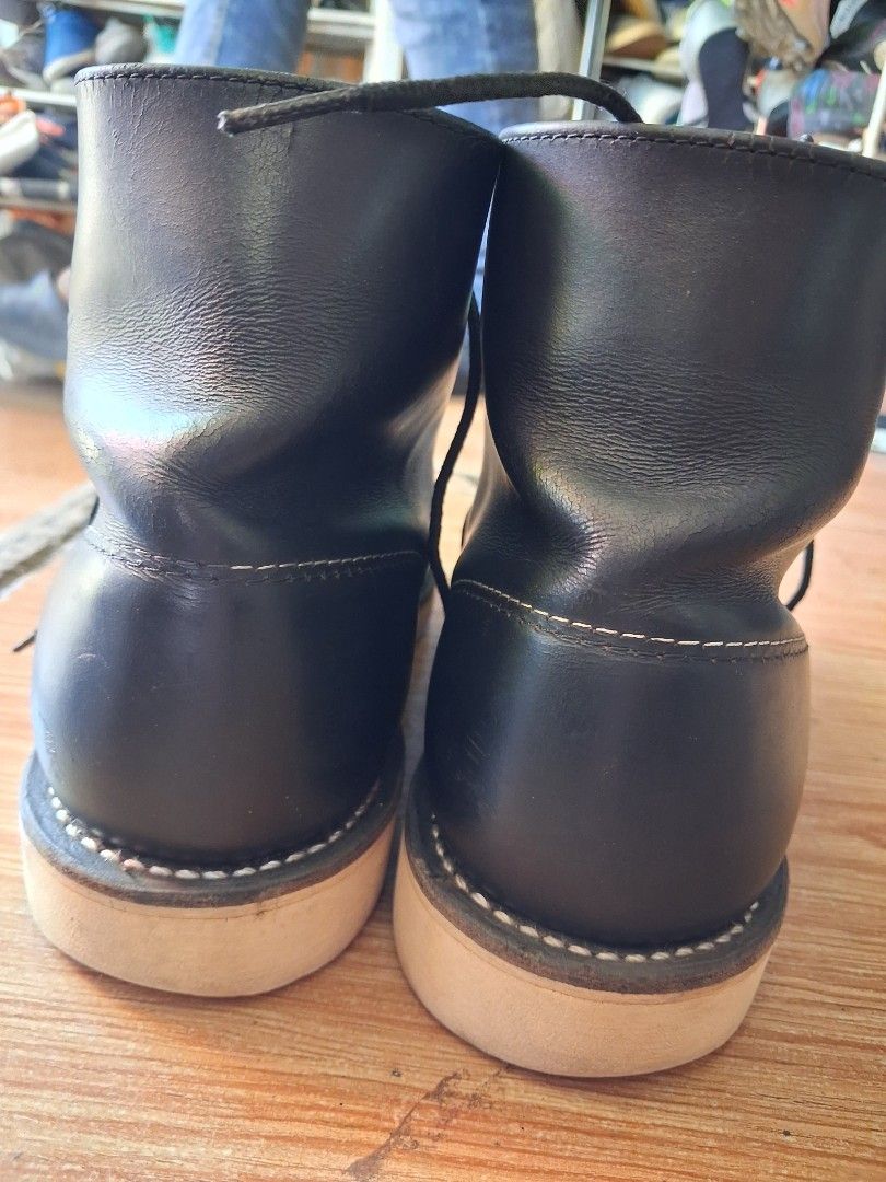 Red wing boots (Category: Boots) located in Koronadal. Submitted by glai1992 (Listing ID 1445573612, Image 3). Description: red wing round toe boots size 42.