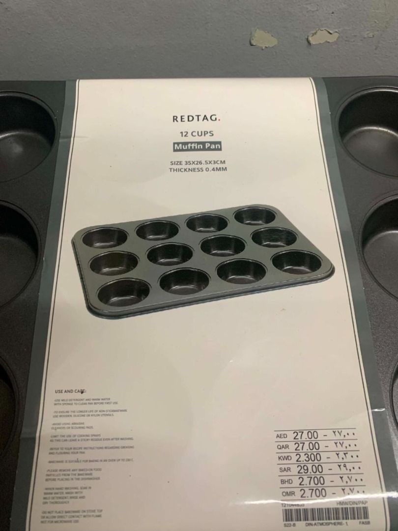 Redtag 12 Cups Muffin Pan (Category: Bakeware) located in Caloocan City. Submitted by finds_forkeeps (Listing ID 1445592503, Image 2). Description: - Brand: Redtag - Capacity: 12 cups - Dimensions: 35cm x 26.5cm x 3cm - Thickness: 0.4mm - Ideal for baking muffins, cupcakes, and more!.