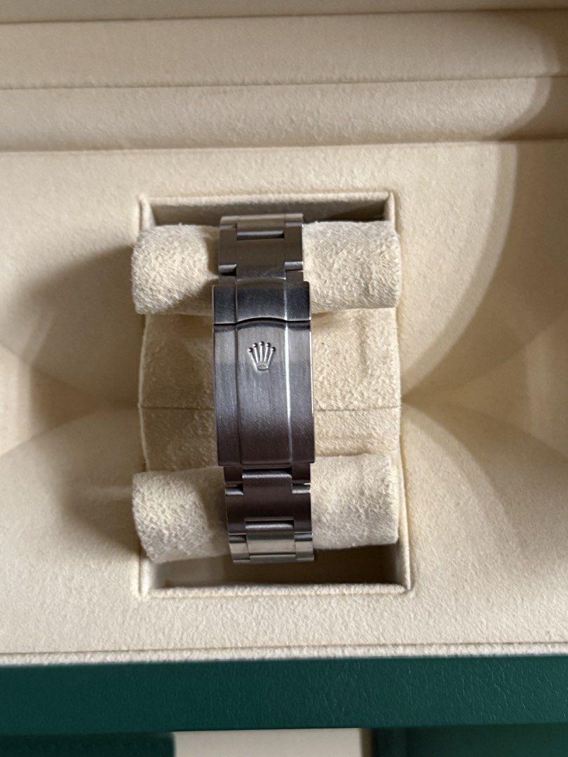 Rolex Oyster Perpetual 116000 (Category: Luxury Watches) located in Santa Rosa. Submitted by zweljie (Listing ID 1445502052, Image 3). Description: For sale or trade: Rolex Oyster Perpetual 116000, from 2019. Watch comes complete with double box, card and hang tag, manual and extra link. Pictures don’t do justice to how beautiful and fresh this watch is😍 Condition is 9/10. Works perfectly and keeps good time. Asking 430k for this beauty. Open to