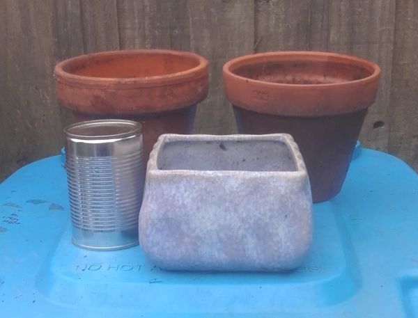 Several Little Plant Pots -Croydon (Category: Outdoors & Gardening) located in Croydon North. Submitted by dena711 (Listing ID 1445470640, Image 1). Description: First photo are terracotta and ceramic. Second photo are plastic. Price is for the lot. Pick-up in Croydon. P.S. I collect bedding & pet food for Rescue Animals. Please feel free to bring anything you have spare for the animals!.