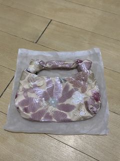 (Category: ) located in . Submitted by shop.rie (Listing ID 1445500335, Image 1). Description: .