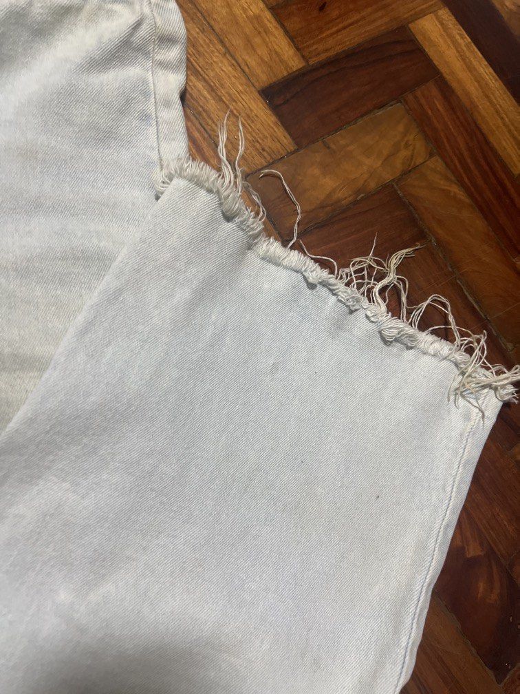 Stradivarius Light Wash Jeans 24in (Category: Jeans) located in Quezon City. Submitted by chloe_declutter (Listing ID 1445428105, Image 2). Description: Still available 06/26 Clear box Location Cubao QC can ship through J&T.