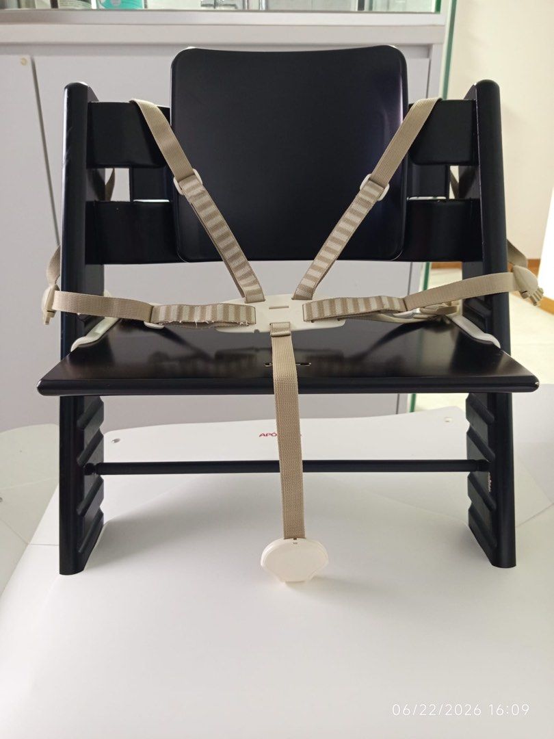 Stokke Tripp trapp inspired Harness 5-Point Safety Belt for High Chair (Category: Car Seats) located in Singapore. Submitted by mayixia (Listing ID 1445422308, Image 2). Description: 1 for $19 2 for $30 - Beige with grey stripes - 5-point safety harness - Adjustable straps - Easy clip-on design - Suitable for high chairs and strollers - Ensures child safety during meals and outings.