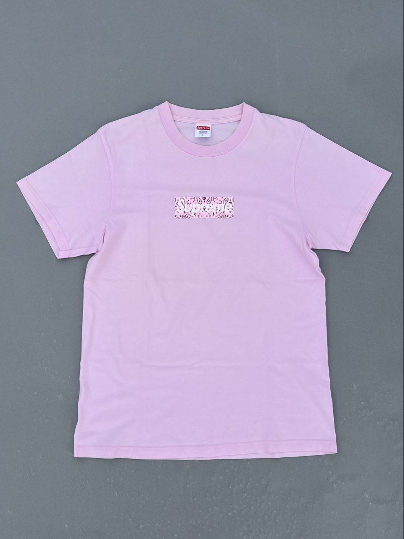 Supreme Bandana Box Logo Tee Pink (Category: Tshirts & Polo Shirts ) located in Manila. Submitted by dopehits (Listing ID 1441557129, Image 1). Description: Size Small 22x27 dimes 9/10 condition No issue.