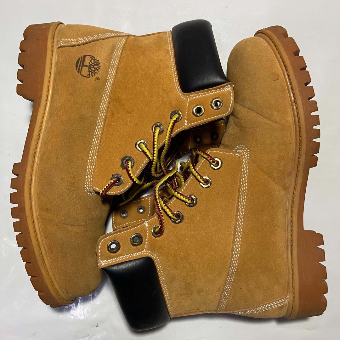 Timberland 6-Inch Premium Waterproof Boots (Category: Boots) located in Manila. Submitted by tepthirft (Listing ID 1445539178, Image 2). Description: Timberland 6-Inch Premium Waterproof Boots size 43 / us 10 Good condition Issue sa bakal lang madumi.