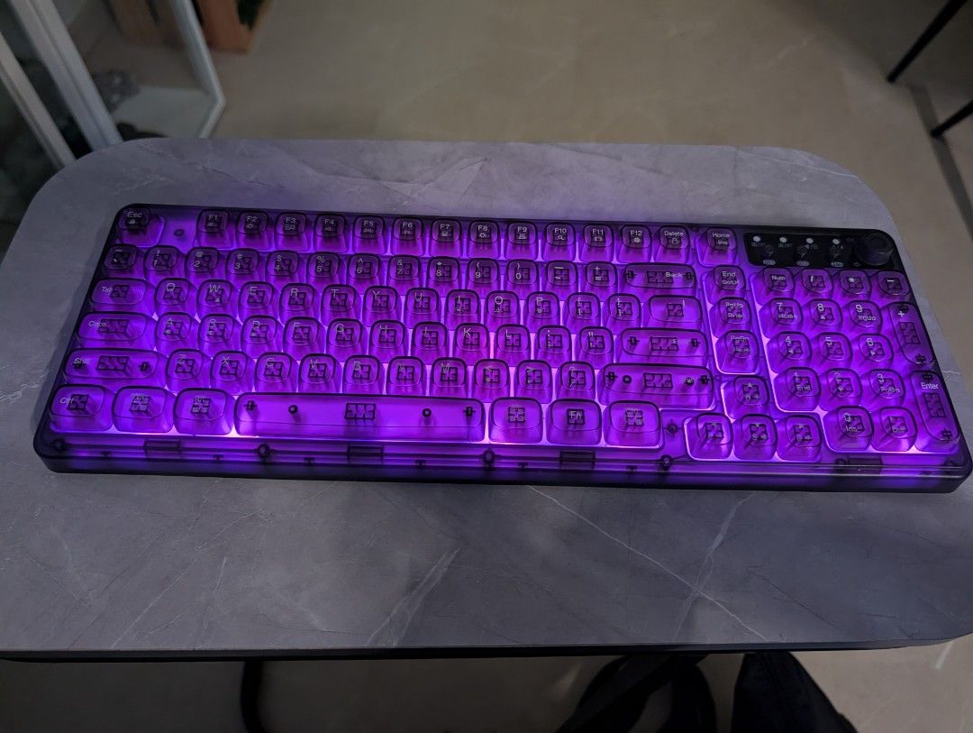 Transparent Mechanical Keyboard with RGB Backlight490368712730880004
