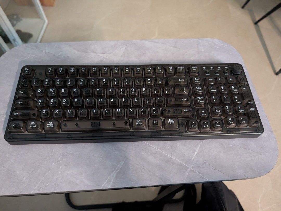 Transparent Mechanical Keyboard with RGB Backlight490368712730880000