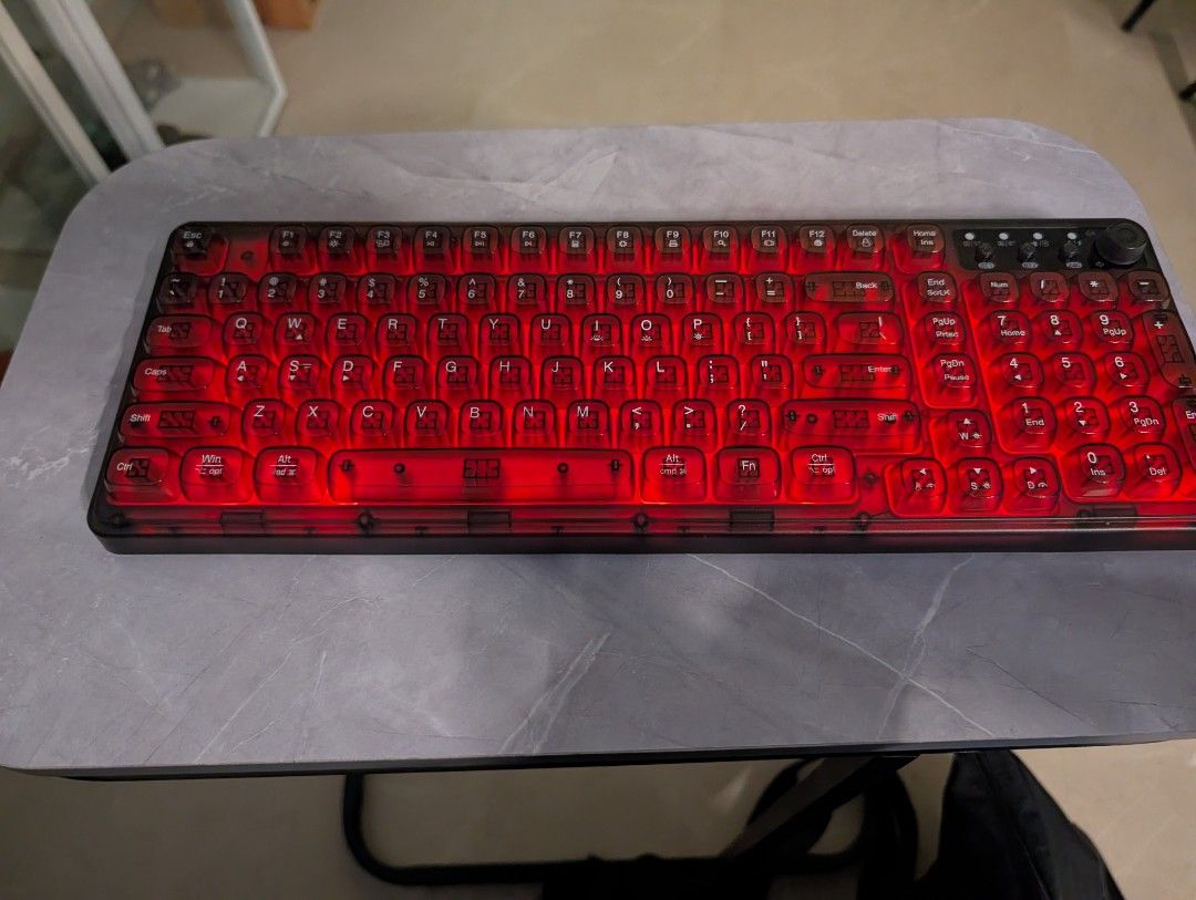 Transparent Mechanical Keyboard with RGB Backlight490368712730880001