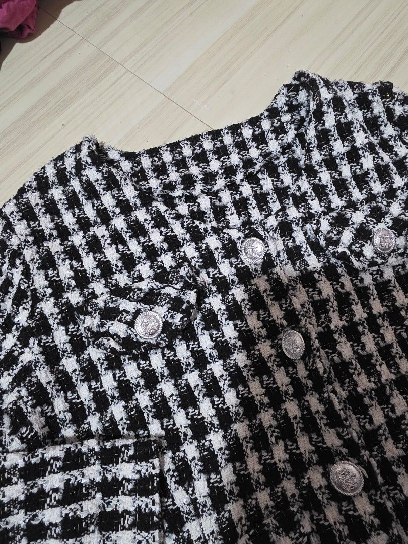 Korean Tweed Vest/Cardigan (Category: Coats, Jackets and Outerwear) located in Bangued. Submitted by pepper_preloved (Listing ID 1445480326, Image 2). Description: Used once only Made in Thailand Fits Small to Medium - Classic houndstooth tweed vest - Black and white pattern - Silver button-down front closure - Ideal for smart casual layering.