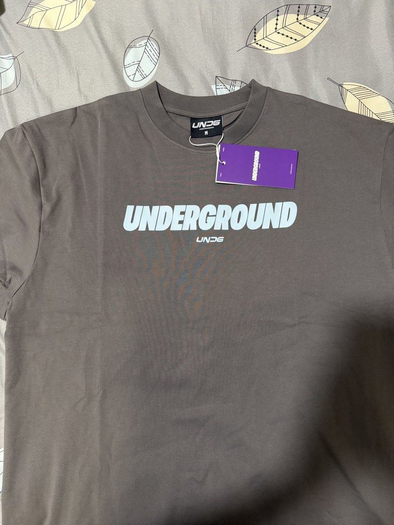 UNDG Basic Tee (Cloudy) (Category: Tshirts & Polo Shirts) located in Singapore. Submitted by chester_27 (Listing ID 1445480746, Image 2). Description: UNDG Basic Tee (Cloudy) Size M Condition: Brand New with Tag RFS: wrong size.