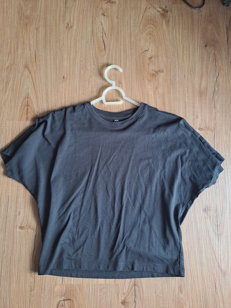 uniqlo black shirt (Category: Shirts) located in Manila. Submitted by mcdyn (Listing ID 1445447974, Image 1). Description: .