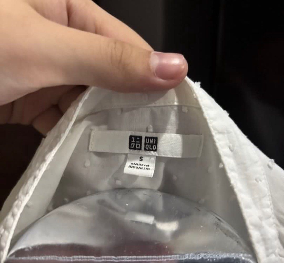 Uniqlo Boho Plumenti White Blouse (Category: Blouses) located in Las Pinas. Submitted by kylloren_ (Listing ID 1445432520, Image 3). Description: - rfs: decluttering - price is slightly negotiable fits s-m frames! - shipping is thru j&t (no cod available).
