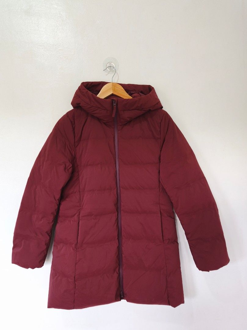 Uniqlo Maroon Down Puffer Jacket Women Small (Category: Coats, Jackets and Outerwear) located in Las Pinas. Submitted by winterlab_ph (Listing ID 1445559167, Image 2). Description: Code: A014 Width: 19 Length: 30.5 Shoulders: 15 Sleeves: 23.