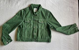 (Category: ) located in . Submitted by maishoppe17 (Listing ID 1445454295, Image 1). Description: .