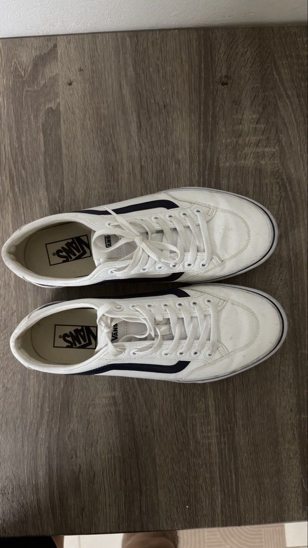 VANS STANCE V362 men's sneakers white (Category: Sneakers) located in Manila. Submitted by zealfox-7521e7 (Listing ID 1445481492, Image 1). Description: - VANS STANCE V362 men's sneakers white - Size: 9 US / 27.5 CM / 43 EUR - Used once - Negotiable.