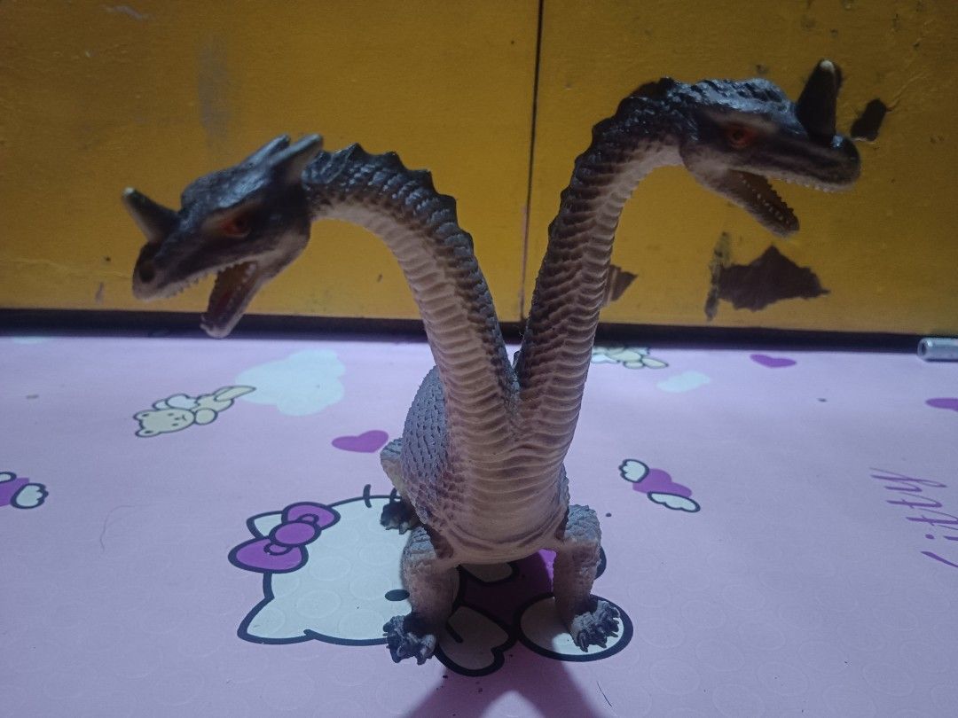 Vintage 2 headed dragon x king Kong (Category: Action & Battle Toys) located in Pasig City. Submitted by rednaxela_rich (Listing ID 1445537308, Image 3). Description: 3pcs vintage action figure set -2pcs vintage 2 headed dragon as is -vintage rubber kingkong.