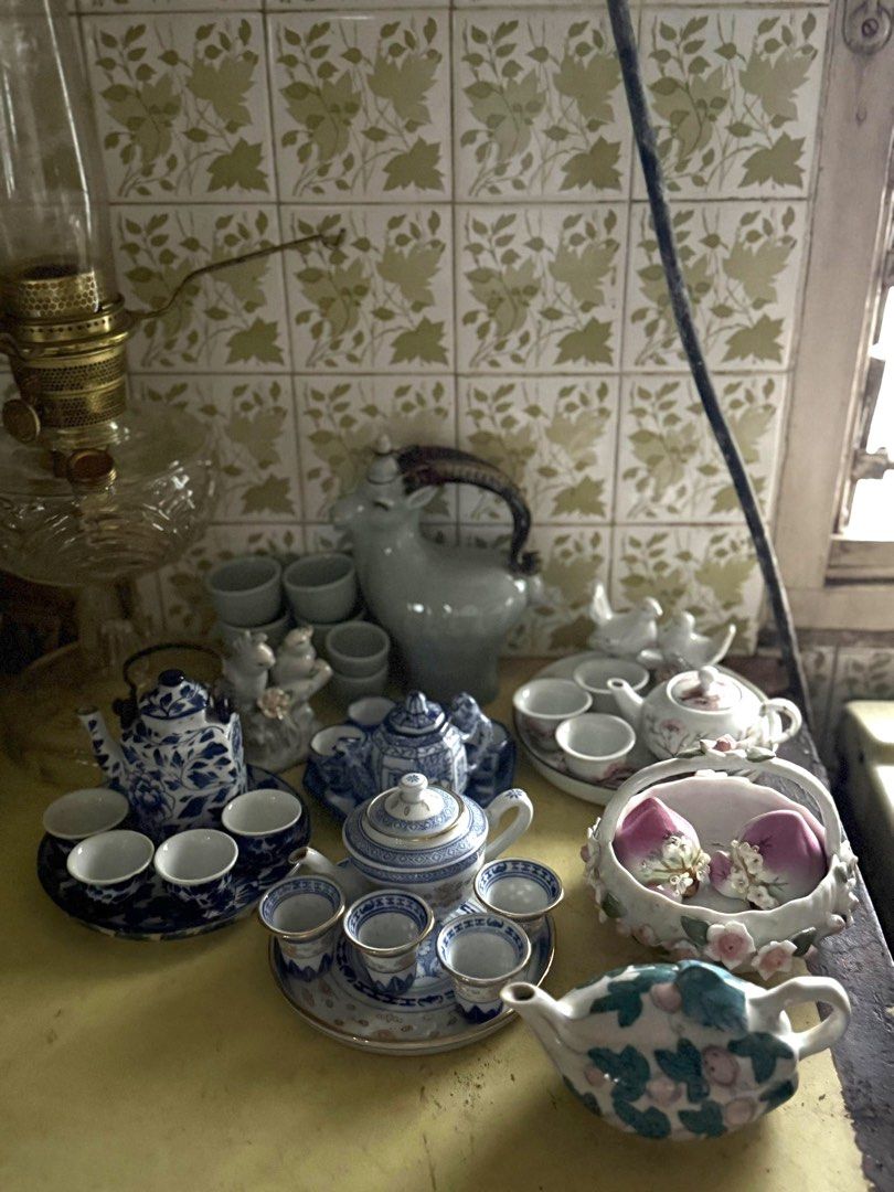 Vintage Ceramic Tea pots and cup Sets490417738838845441