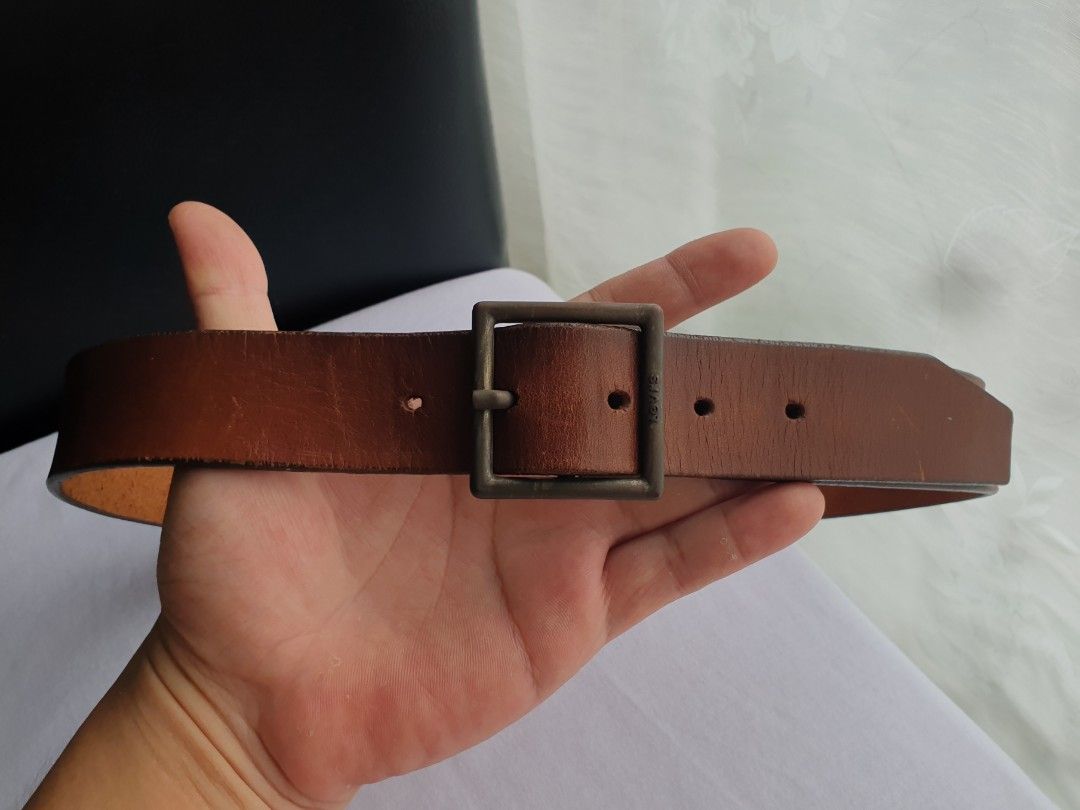 Vintage Levi's Square Leather Belt (Category: Belts) located in Quezon City. Submitted by WasalakTwo (Listing ID 1445524530, Image 1). Description: Bought in Japan Goodcondition Still presentable Expect signs of usage 33" overall 26" to 30" holes 1.2" width Open for delivery nationwide.