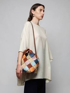 (Category: ) located in . Submitted by mysmallwardrobe (Listing ID 1445582436, Image 1). Description: .