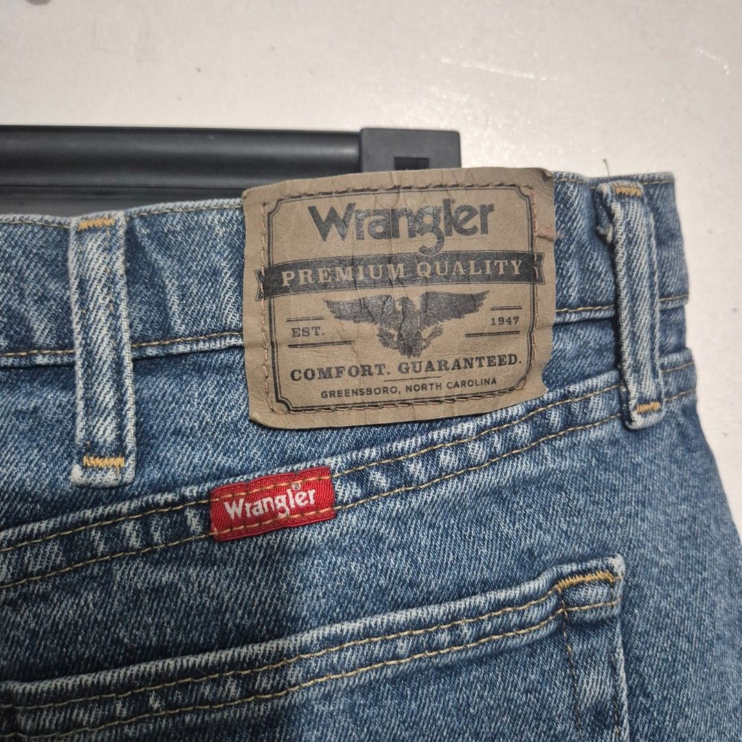 Wrangler Denim Shorts Size 36 - 38 (Category: Shorts) located in Makati City. Submitted by paengdong (Listing ID 1445599356, Image 3). Description: Wrangler Denim Shorts size 36-38 Length 21 Need wash 400 shipped.