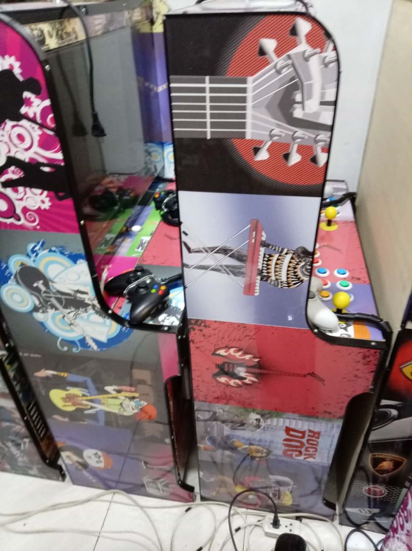 ARCADE MACHINE (Category: Xbox) located in Santa Rosa. Submitted by southie777 (Listing ID 1445431923, Image 2). Description: XBOX 360 2 IN 1 ARCADE XBOX CONSOLE JTAG SLIM POWER SUPPLY HDMI 500 GB HDD 106 FULL OF GAMES WITH 12,000 RETRO 32 INCH TV KAHA WITH COMPLETE WIRINGS For Extra Income Side Business 6-month old pa lang. We're upgrading kaya magpalit ng unit mas malaki Can be for Business (Extra Income) or for Personal Use ₱20/hr OR ₱15/hr it