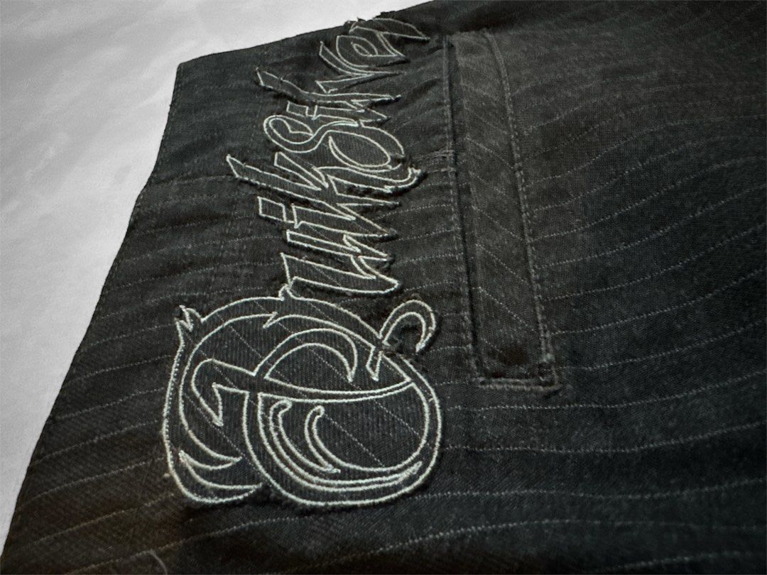 Y2K Quicksilver Short (Category: Shorts) located in Tacloban City. Submitted by cheatcode888 (Listing ID 1445464890, Image 3). Description: .