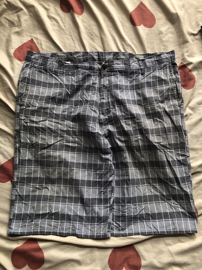 Y2k genuine Dickies single patch (Category: Shorts) located in Kidapawan. Submitted by hellxthrift (Listing ID 1445424790, Image 1). Description: Big size 41 Length 25.