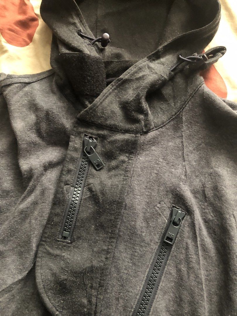Y-3 Yohji Yamamoto Zipup (Category: Hoodies) located in Kidapawan. Submitted by hellxthrift (Listing ID 1445424213, Image 3). Description: .
