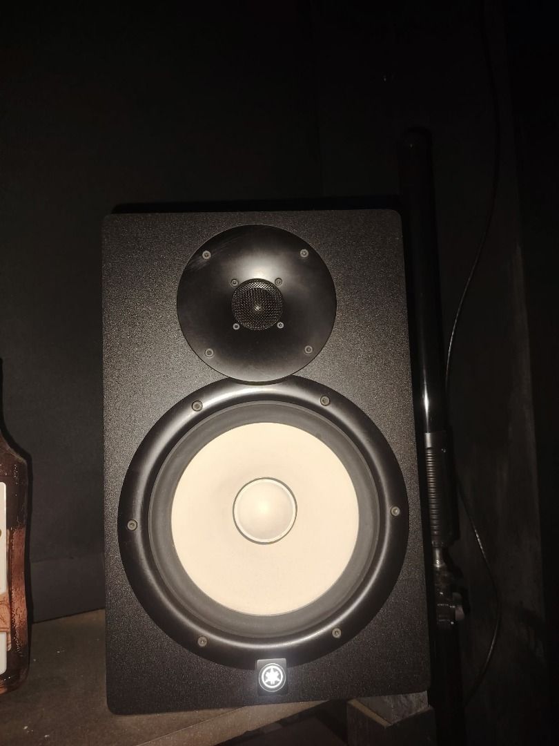 YAMAHA HS8 MATCH PAIR (Category: Soundbars, Speakers & Amplifiers) located in Caloocan City. Submitted by noblemoon.950fc7 (Listing ID 1445587619, Image 1). Description: rarely used and always 12oclock volume.