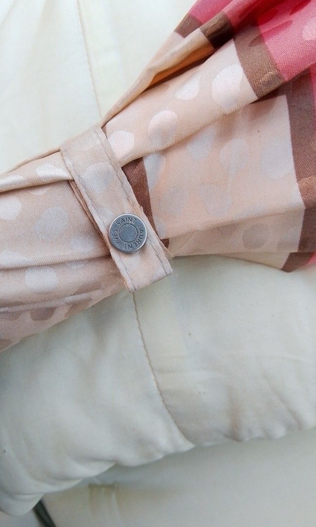 Ysl (Category: Umbrellas) located in Cavite. Submitted by thrifteditem9_ (Listing ID 1445490982, Image 3). Description: vintage umbrella YSL GREAT CONDITION.