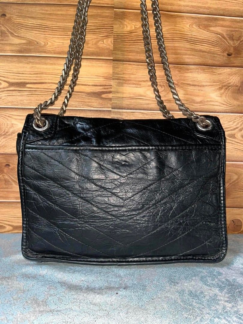 YSL Chain Sling / Shoulder Bag (Category: Luxury Bags & Wallets) located in Baguio. Submitted by roselleshiddentreasures13384 (Listing ID 1445605429, Image 2). Description: 🌸Genuine Leather Material 🌸No Major Issue 🌸Normal Signs Of Use Only 📏 Meduim Size 🖼️Check All Photos For Other Details 🌸Limit Your Expectation The Item Is Preloved From Ukay ❌No Return No Exchange. ❗.