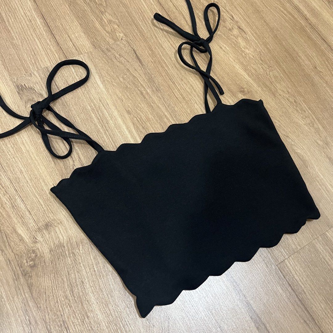 [Zara] Black Scalloped Tie Strap Crop Top (Category: Sleeveless) located in Muntinlupa City. Submitted by shopblank (Listing ID 1445421449, Image 2). Description: Size: Small New without tag Note: Actual when worns are included in the post ONLY IF available. Otherwise, I won’t entertain special ww requests. Thank you! Payments via Gcash / Maya only Shipping via Lalamove / Grab (same day) or J&T Express.